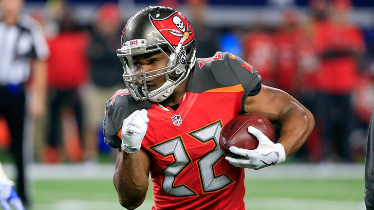 Former Buccaneers All-Pro Doug Martin Passes Away at 36 Amid Police Custody Incident