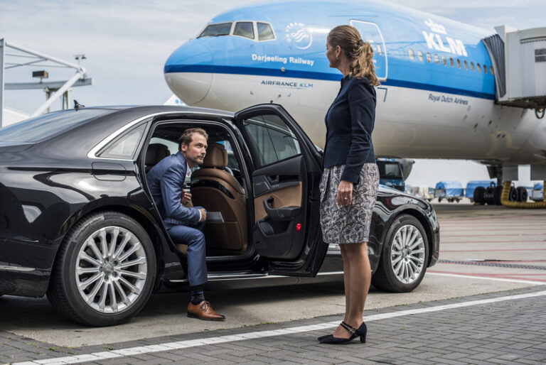 De Ultieme Gids voor het Kiezen van een Betrouwbare Taxi naar Schiphol, Rotterdam of Eindhoven Airport